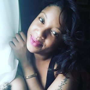 Meet your Posher, Alnira stephanie